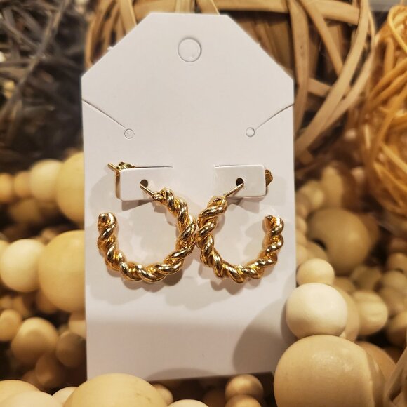 Jewelry - Gold Hoop Detailed Earrings 0030